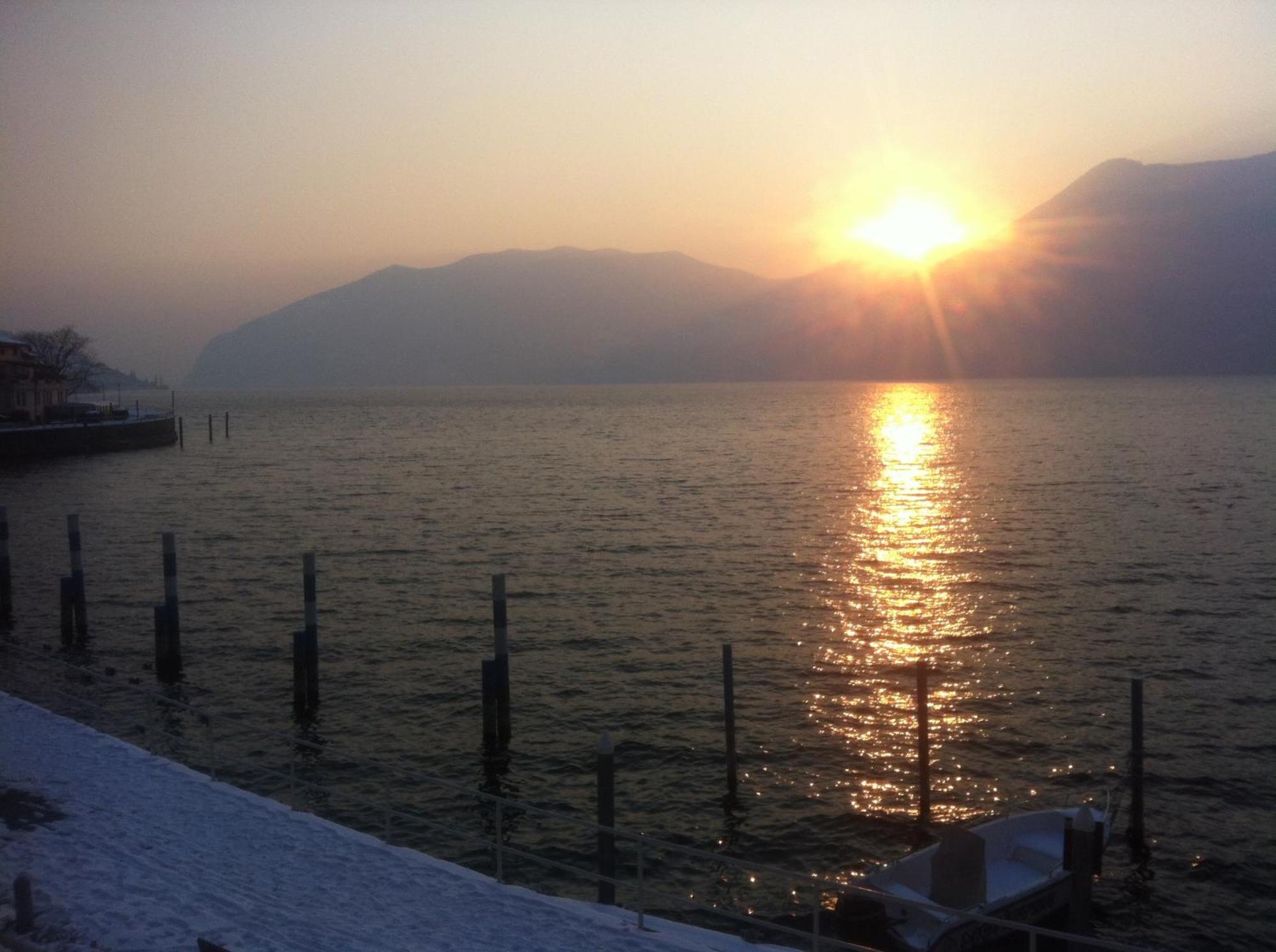 In Riva Al Lago Di Iseo Dependance Primo Piano Marone Exterior foto
